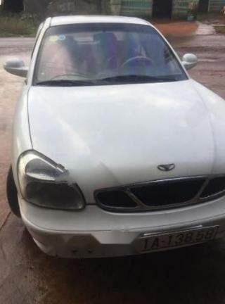 Bán Daewoo Nubira MT đời 2002, màu trắng