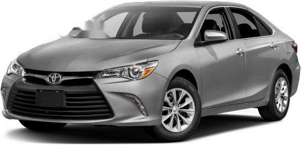 Chính chủ bán Toyota Camry năm sản xuất 2017, màu bạc
