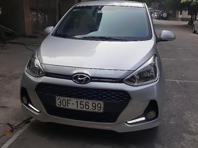 Bán ô tô Hyundai i10 Grand 1.2 AT sản xuất 2017, màu bạc