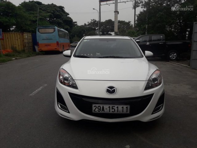 Bán xe Mazda 1.6AT Hatchback sản xuất năm 2011, màu trắng, nhập khẩu nguyên chiếc