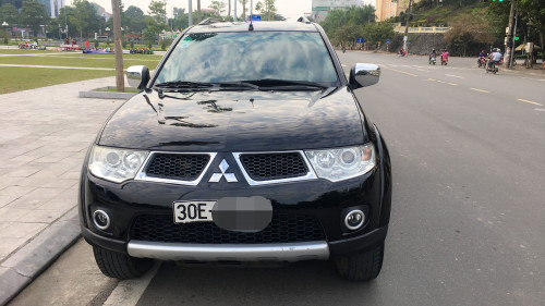 Bán Mitsubishi Pajero Sport 3.0V6 AT đời 2012, màu đen 