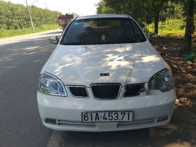 Bán xe Daewoo Lacetti năm sản xuất 2004, màu trắng  