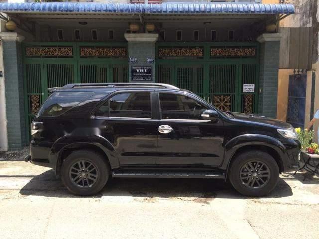 Bán Toyota Fortuner đời 2015, màu trắng