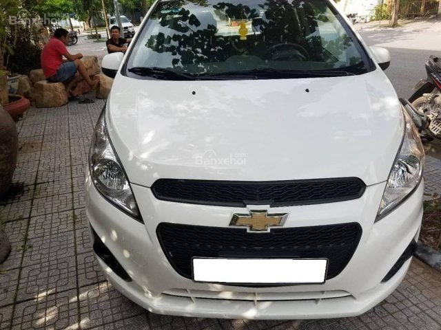 Cần bán xe Chevrolet Spark đời 2015 số sàn, màu trắng