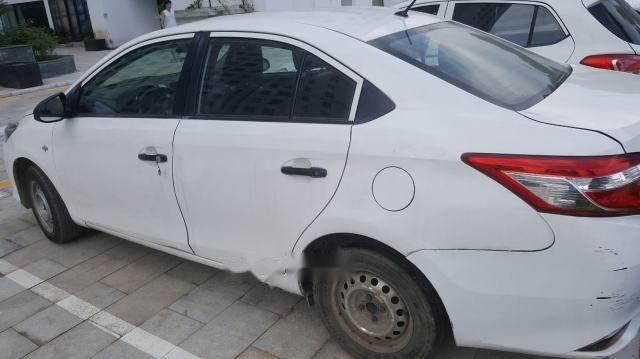 Bán xe Toyota Vios MT đời 2014, màu trắng, xe còn chất không 1 lỗi nhỏ