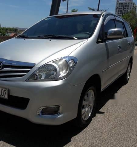 Bán ô tô Toyota Innova G sản xuất 2010, màu bạc xe gia đình