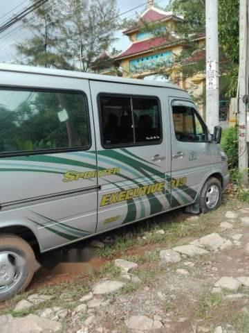 Cần bán gấp Mercedes 2010, màu bạc giá cạnh tranh