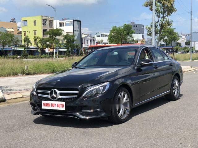 Bán Mercedes C200 đời 2015, màu đen, tình trạng xe mới