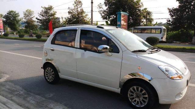 Cần bán lại xe Chevrolet Matiz đời 2010, màu trắng ít sử dụng