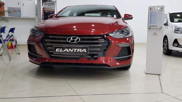 Bán ô tô Hyundai Elantra Sport sản xuất 2018, màu đỏ