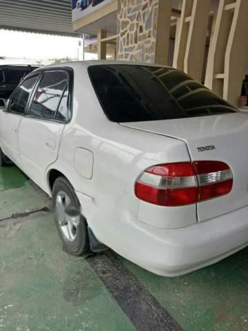 Bán Toyota Corolla năm sản xuất 2001, màu trắng