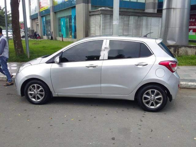 Bán Hyundai Grand i10 năm 2015, màu bạc