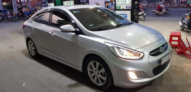 Bán Hyundai Accent AT đời 2015, màu bạc, giá chỉ 510 triệu