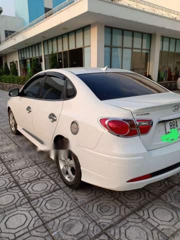 Bán Hyundai Avante 2014, màu trắng số tự động