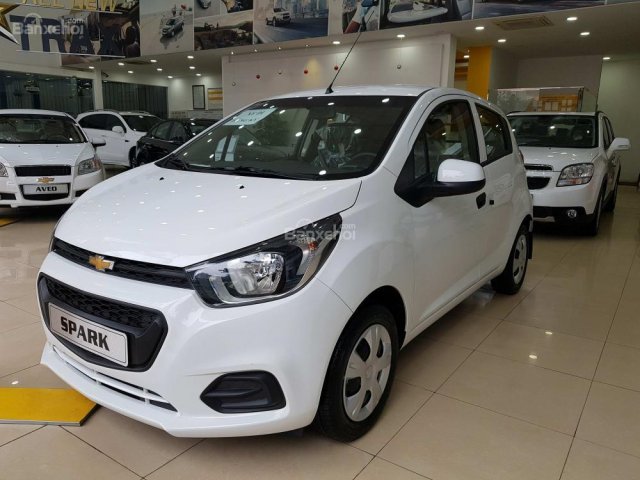 Bán xe Chevrolet Spark đời 2018, đủ màu, giao ngay, trả góp chỉ từ 30 triệu nhận xe ngay. LH 0962951192