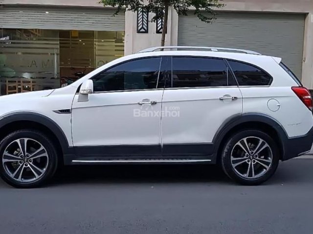 Cần bán gấp Chevrolet Captiva Revv năm 2016, màu trắng