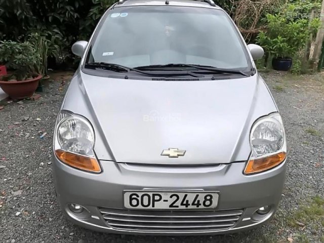 Cần bán lại xe Chevrolet Spark LT 0.8 MT sản xuất 2010, màu bạc 