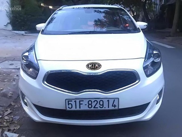 Cần bán Kia Rondo 2.0 GAT năm sản xuất 2016, màu trắng, xe đẹp