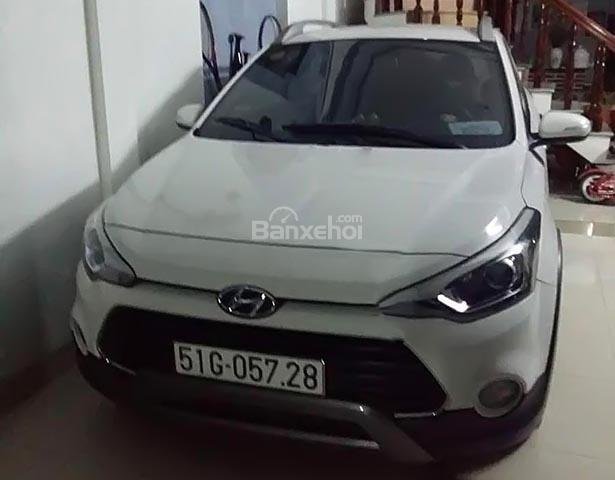 Bán Hyundai i20 Active đời 2015, màu trắng, nhập khẩu nguyên chiếc giá cạnh tranh