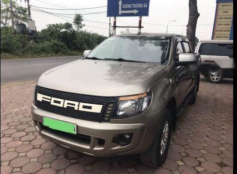 Cần bán gấp Ford Ranger đời 2015, màu bạc