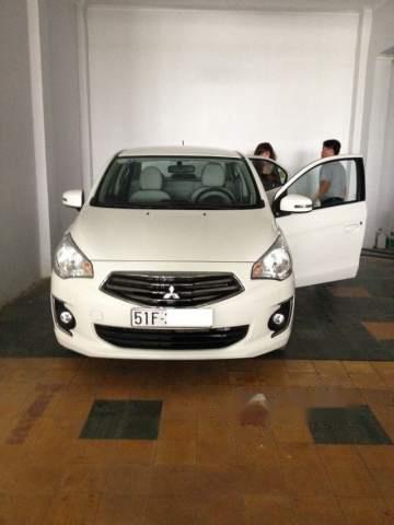 Bán xe Mitsubishi Attrage đời 2015, màu trắng, số sàn, 355 triệu