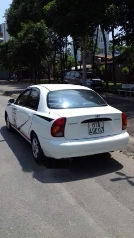 Cần bán xe Daewoo Lanos đời 2004, màu trắng