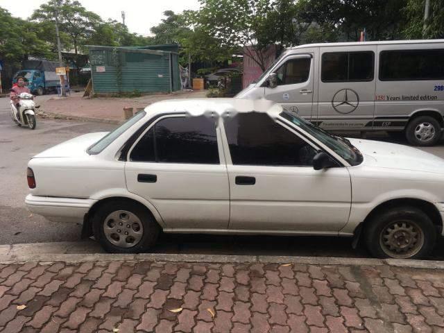 Cần bán lại xe Toyota Corolla năm 1990, màu trắng, giá rẻ