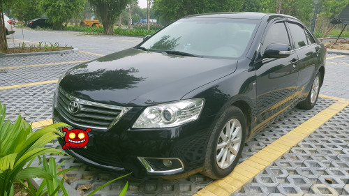 Bán Toyota Camry 2.4G AT sản xuất năm 2011, màu đen 