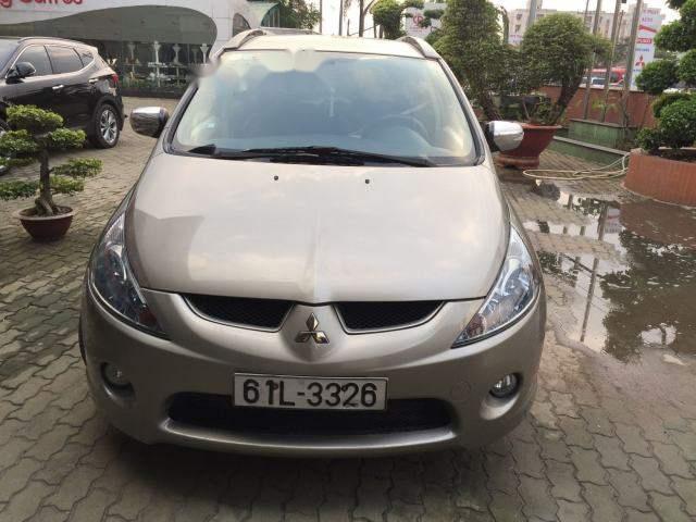 Bán ô tô Mitsubishi Grandis sản xuất năm 2008, màu vàng