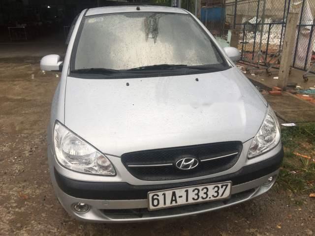 Cần bán gấp Hyundai Getz năm sản xuất 2009, màu bạc giá cạnh tranh