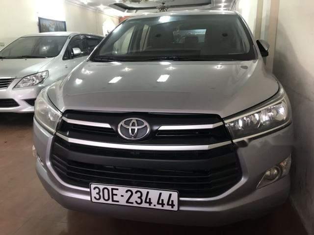 Bán xe Toyota Innova sản xuất 2016, màu bạc