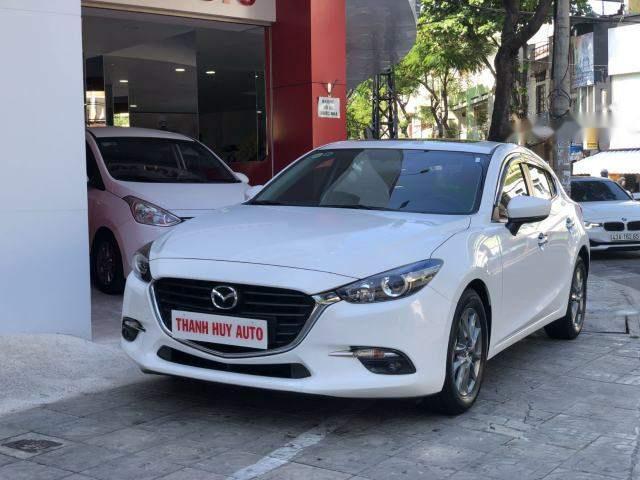 Cần bán xe Mazda 3 năm sản xuất 2017, màu trắng