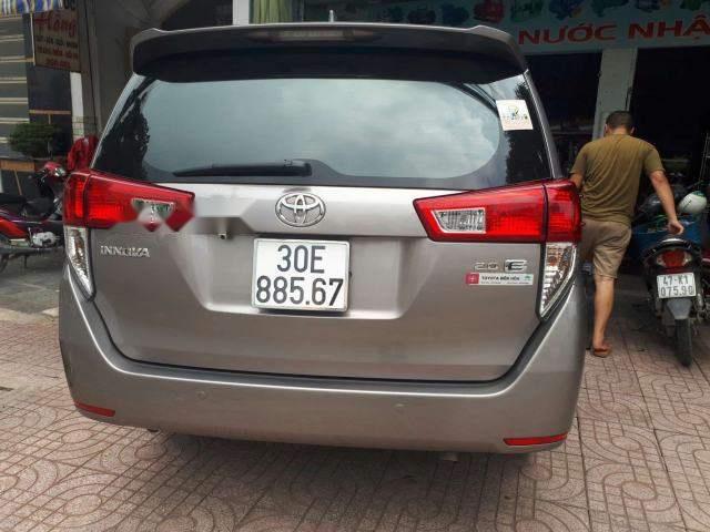 Bán xe Toyota Innova sản xuất 2017, màu bạc như mới, giá chỉ 705 triệu