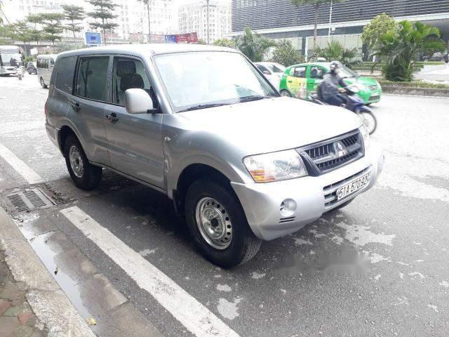 Bán Mitsubishi Pajero năm 2005, màu bạc số sàn, 265tr