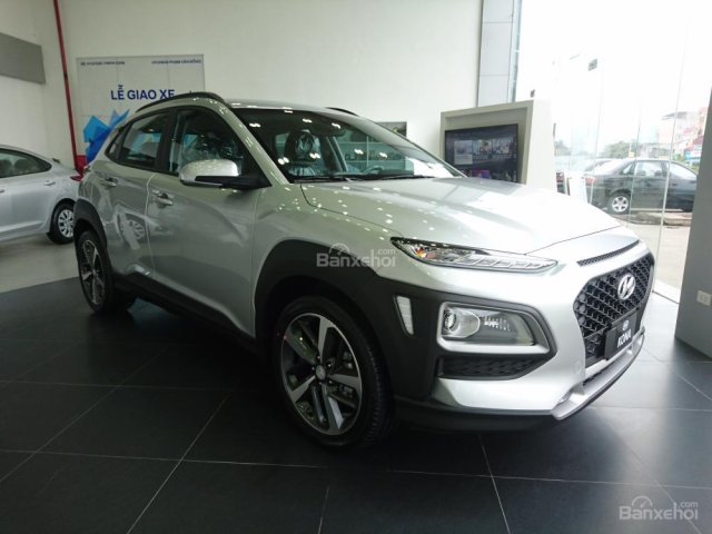 Bán Hyundai Kona 2018 phiên bản đặc biệt, màu bạc giao ngay, hỗ trợ trả góp 85% - LH: 090 467 5566