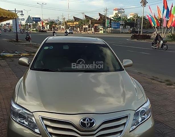 Bán xe Toyota Camry LE đời 2009, màu nâu vàng, nhập khẩu nguyên chiếc