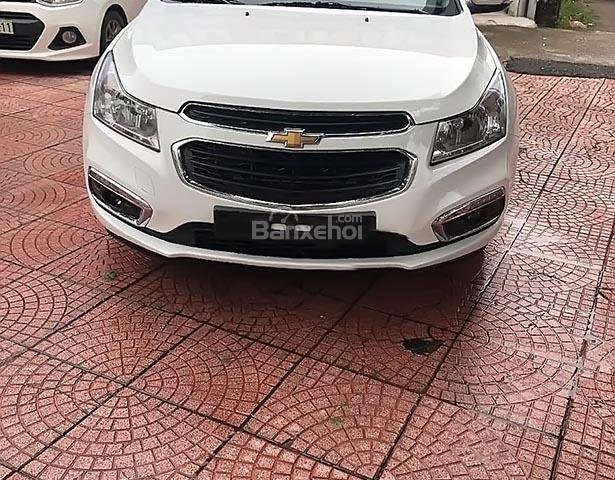 Bán xe Chevrolet Cruze đời 2017, màu trắng chính chủ, giá tốt