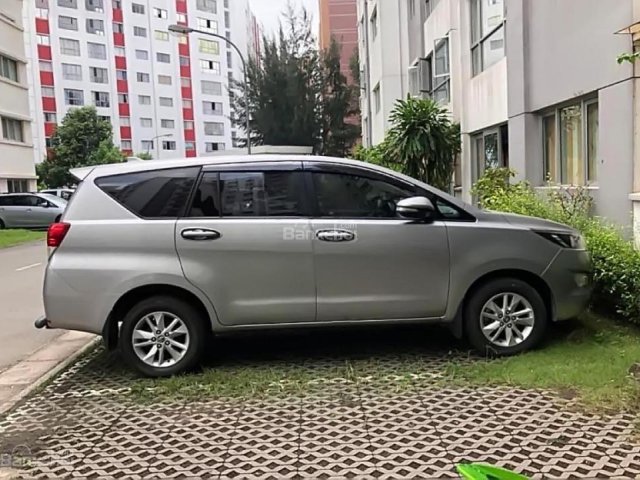 Cần bán lại xe Toyota Innova G năm 2016, màu bạc 