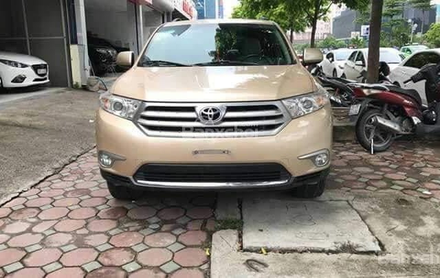 Cần bán Toyota Highlander sản xuất năm 2011, màu xám, nhập khẩu nguyên chiếc