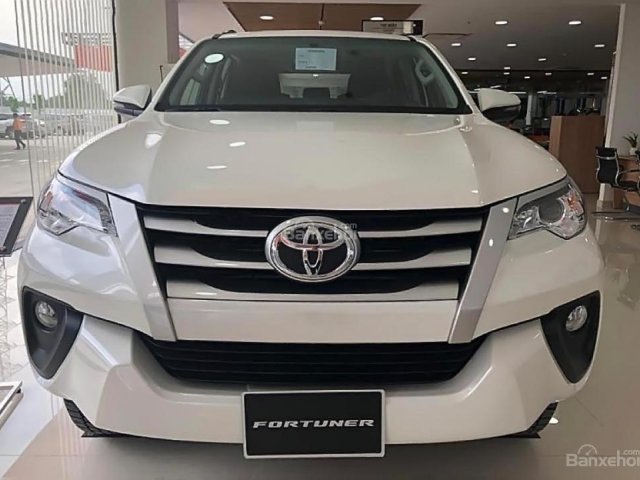 Bán Toyota Fortuner 2.4G 4x2 MT sản xuất 2018, màu trắng, nhập khẩu