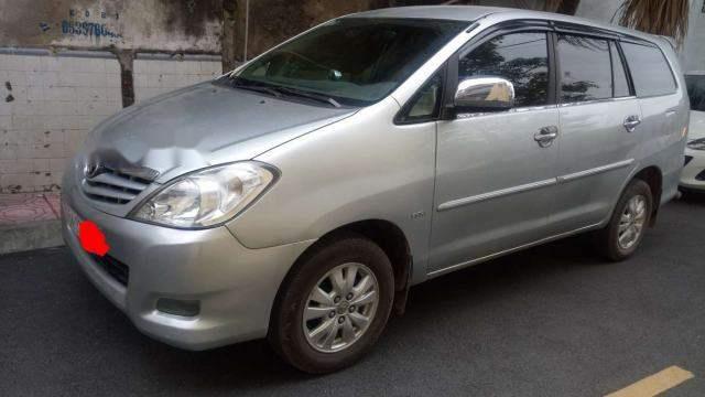 Cần bán gấp Toyota Innova G đời 2010, màu bạc chính chủ