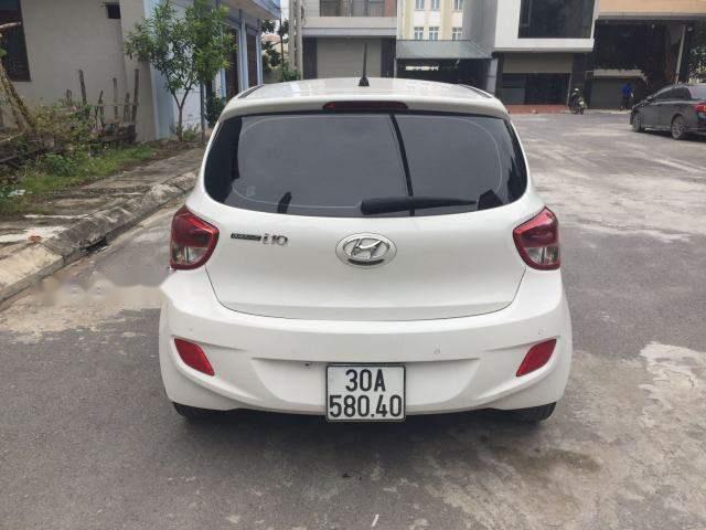 Bán xe Hyundai Grand i10 1.0 AT năm sản xuất 2015, màu trắng chính chủ