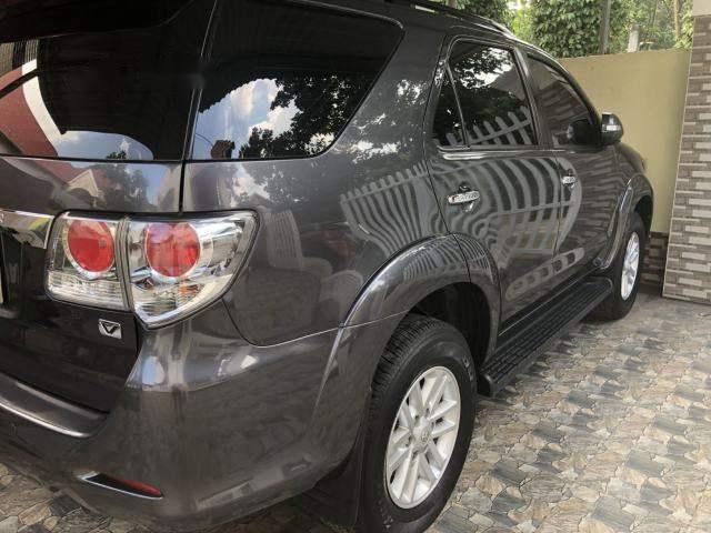 Bán Toyota Fortuner V đời 2014, màu xám, số tự động