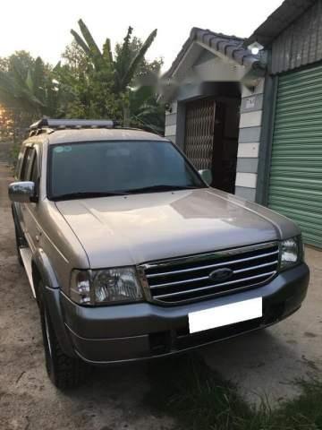 Bán xe Ford Everest năm sản xuất 2006, màu xám còn mới