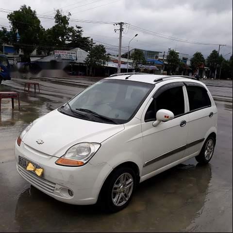 Cần bán lại xe Chevrolet Spark sản xuất 2009, màu trắng số tự động