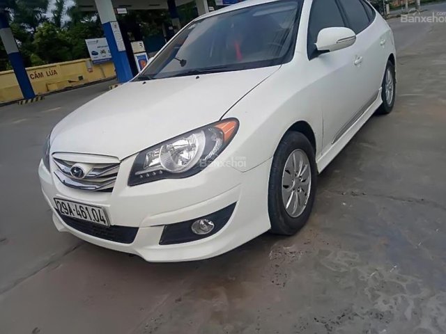 Chính chủ bán Hyundai Avante đời 2011, màu trắng