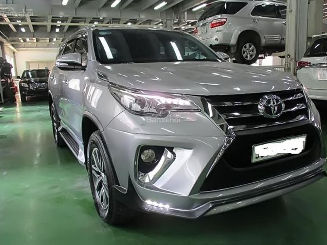 Bán Toyota Fortuner V sản xuất 2017, màu bạc, nhập khẩu 02 cầu, bản cao cấp