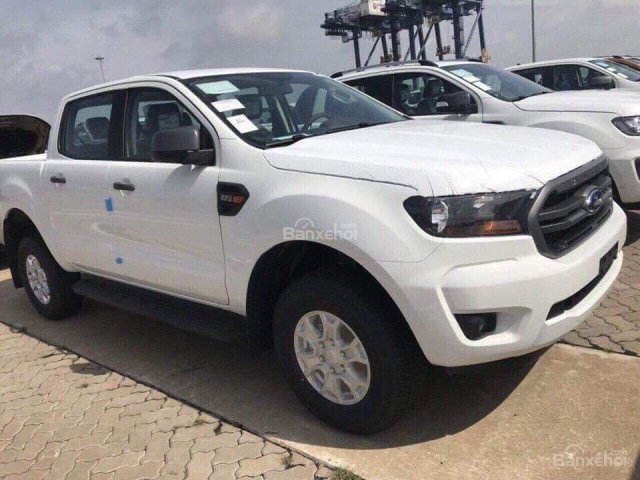 Bán xe bán tải số sàn Ford Ranger XLS 2.2L sản xuất 2018, nhập Thái Lan0