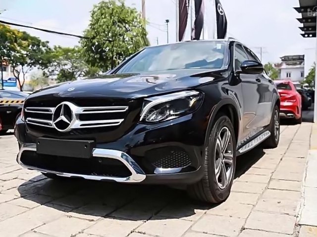 Bán xe Mercedes GLC 200 đời 2018, màu đen