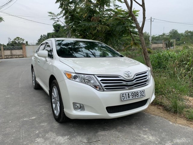 Cần bán gấp Toyota Venza đời 2009, màu trắng, xe nhập